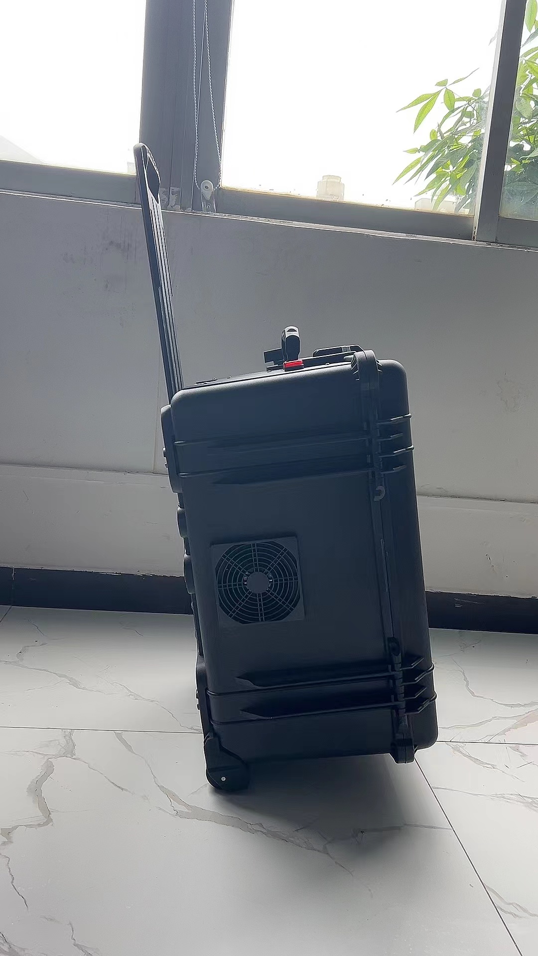 长寿手拉箱型移动通信干扰器